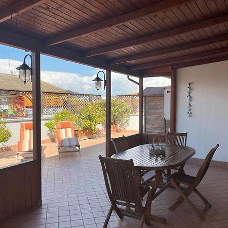 Апартаменты Attico Con Terrazza In Via Dei Traghetti Лидо-ди-Остия Экстерьер фото