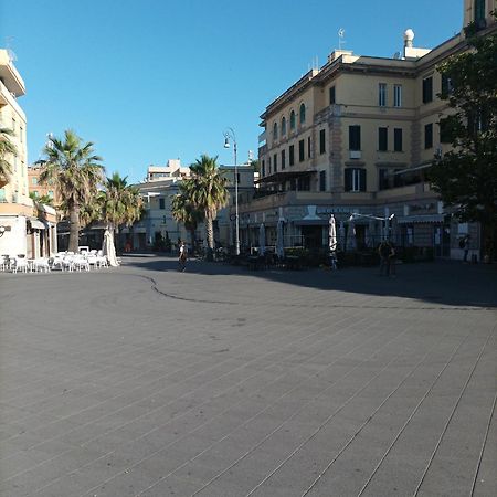 Апартаменты Attico Con Terrazza In Via Dei Traghetti Лидо-ди-Остия Экстерьер фото