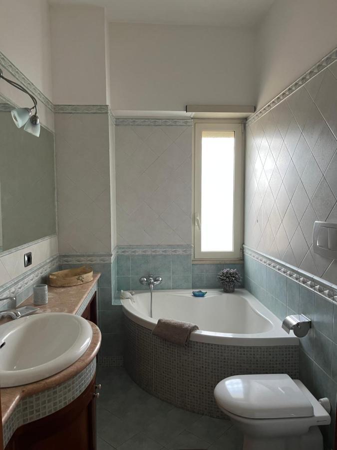 Апартаменты Attico Con Terrazza In Via Dei Traghetti Лидо-ди-Остия Экстерьер фото